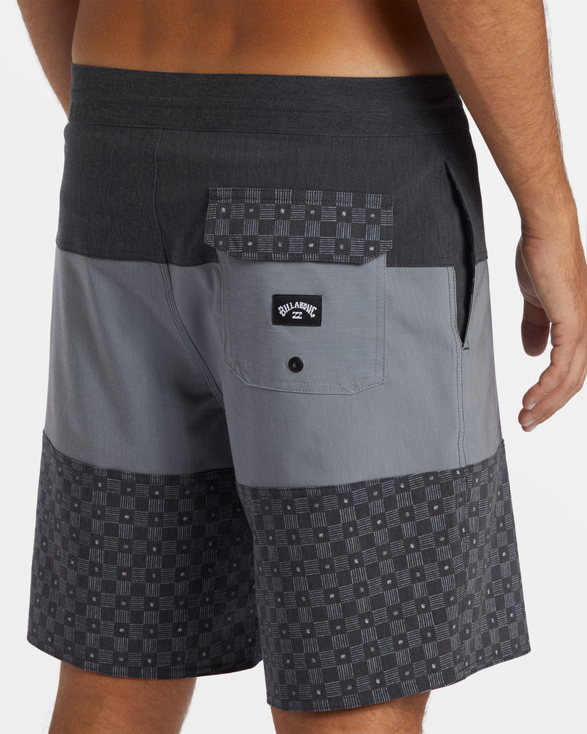 Tribong Lo Tide 19" Boardshorts - Black