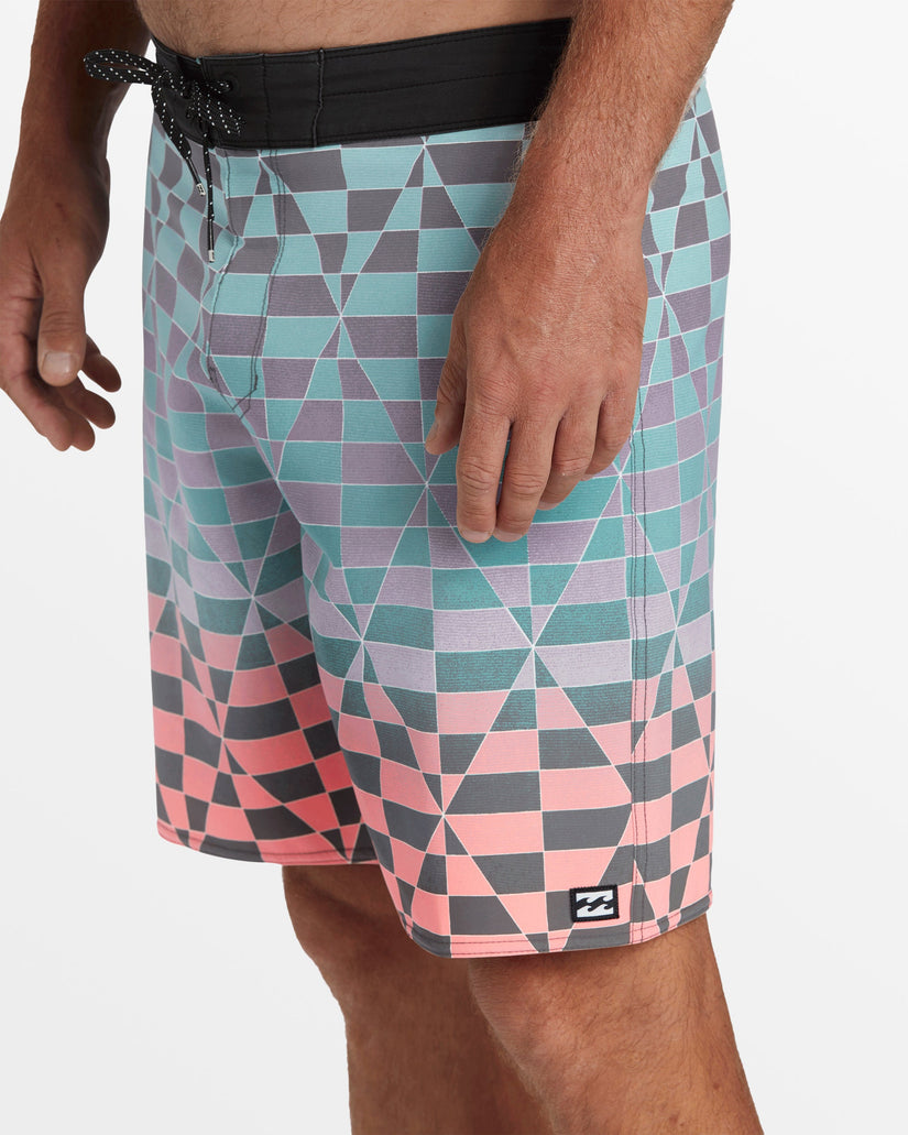 Sundays Pro 19" Boardshorts - Fade