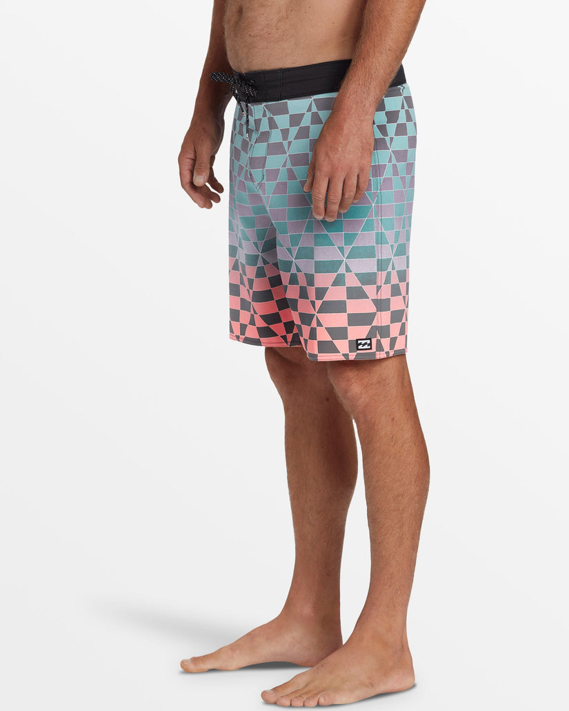 Sundays Pro 19" Boardshorts - Fade