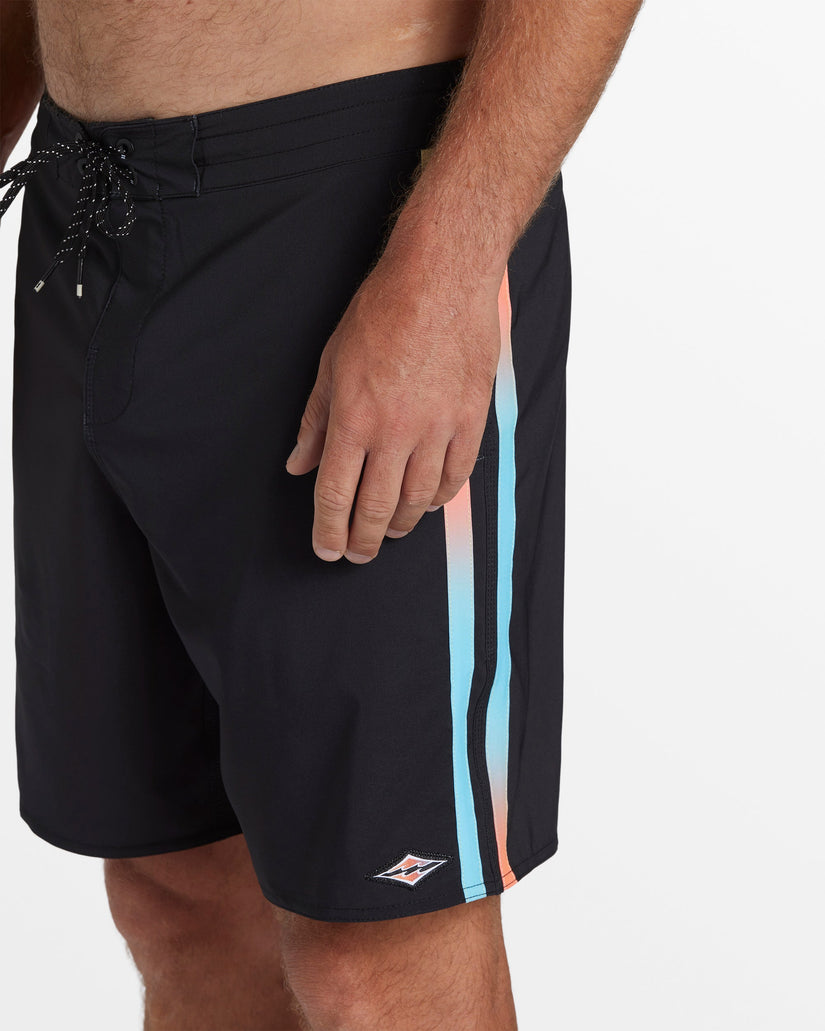 Kirra Pro Performance 17" Boardshorts - Black